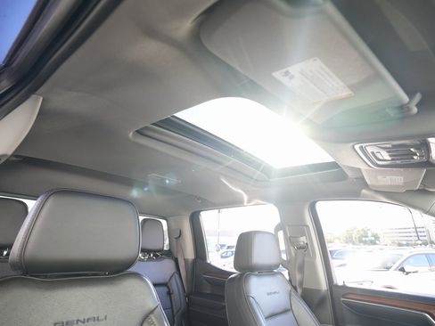 Used 2023 GMC Sierra 1500 Denali w/ Denali Reserve Package image 27