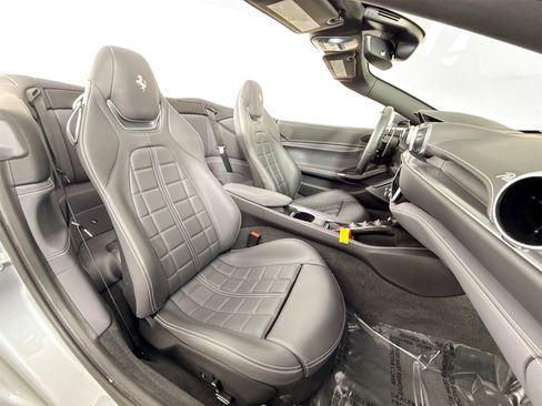 Certified 2020 Ferrari Portofino image 23