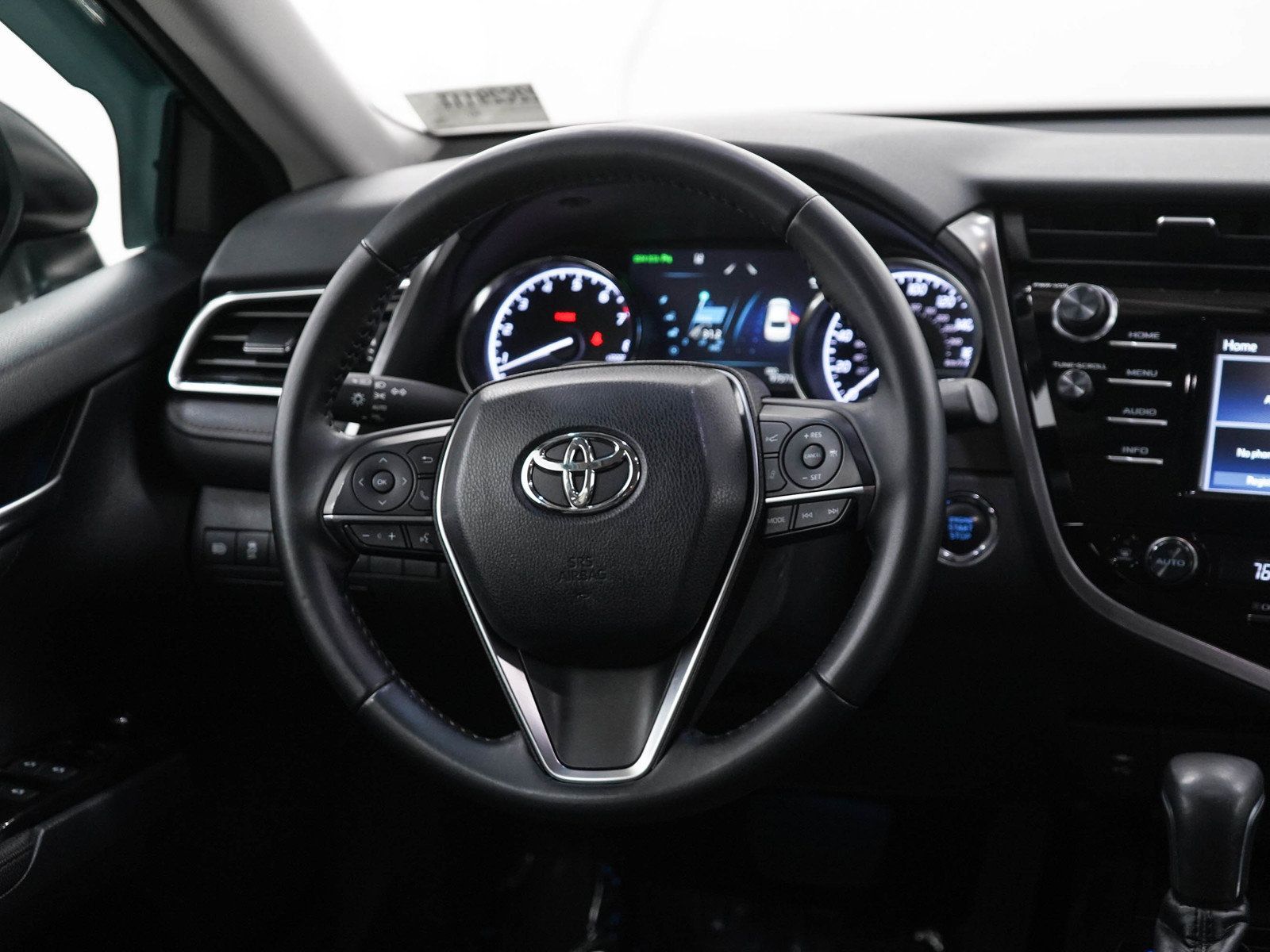 Used 2018 Toyota Camry XLE FWD image 14