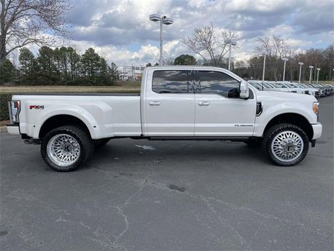 Certified 2019 Ford F350 Platinum w/ Platinum Ultimate Package image 36