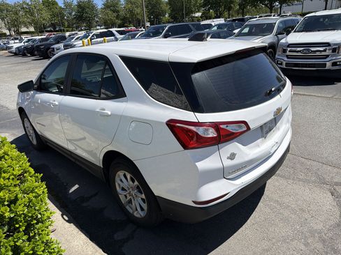 Used 2021 Chevrolet Equinox LS FWD image 8