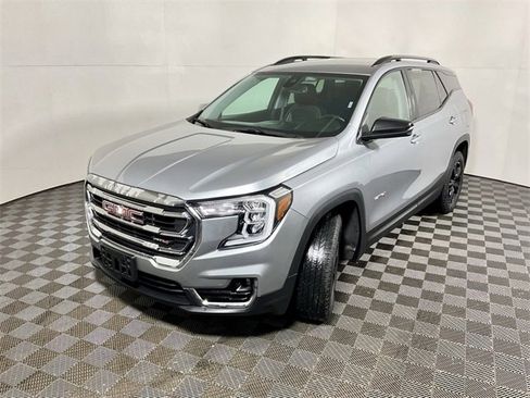 Used 2023 GMC Terrain AT4 image 8