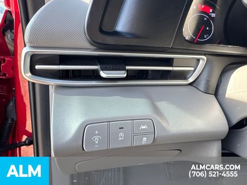 Used 2022 Hyundai Elantra SE image 27