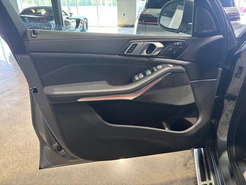 Used 2025 BMW X7 xDrive40i AWD/4WD image 9
