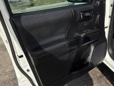 Used 2020 Toyota Tacoma TRD Sport image 13