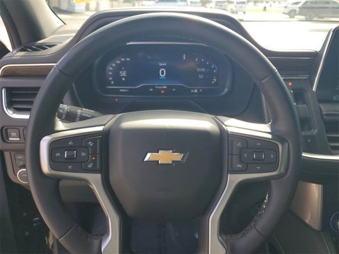 Used 2024 Chevrolet Suburban Premier image 10