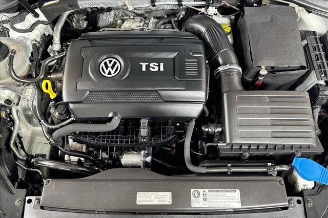 Used 2017 Volkswagen Golf 4-Door FWD image 29