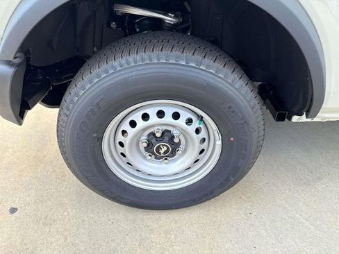 New 2025 Ford Bronco 4-Door image 3