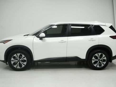 Used 2023 Nissan Rogue SV w/ SV Premium B Package FWD image 7