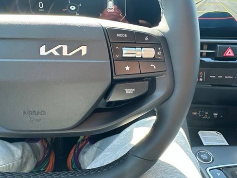 New 2026 Kia Sportage SX AWD/4WD image 35