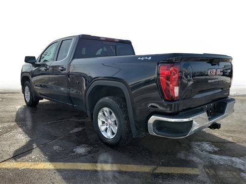 Used 2024 GMC Sierra 1500 SLE w/ Preferred Package image 3