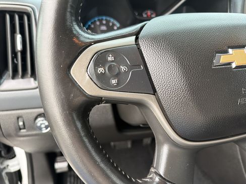 Used 2016 Chevrolet Colorado Z71 AWD/4WD image 12