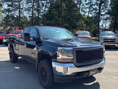 Used 2016 Chevrolet Silverado 1500 LT w/ LPO, Black Pack AWD/4WD image 3