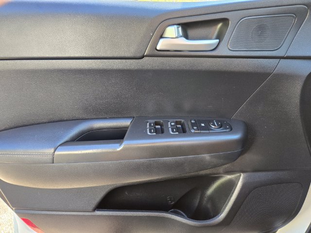 Used 2022 Kia Sportage LX AWD/4WD image 36