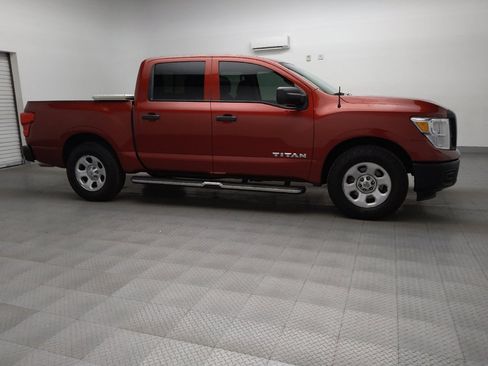 Used 2018 Nissan Titan S image 11