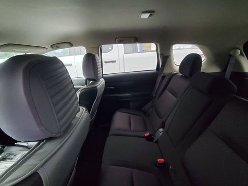 Used 2014 Mitsubishi Outlander ES FWD image 10