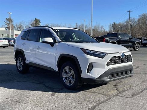 Used 2022 Toyota RAV4 XLE image 7