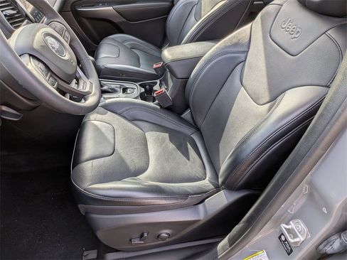 Certified 2022 Jeep Cherokee Limited image 21