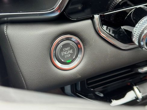 New 2026 GMC Canyon Elevation w/ Convenience Package image 30