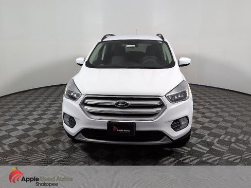 Used 2018 Ford Escape SE image 2