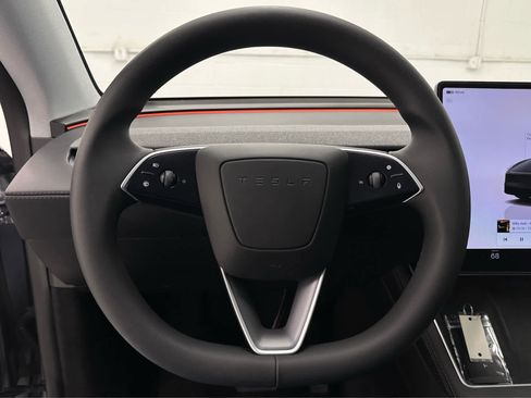 Used 2026 Tesla Model Y Long Range image 24