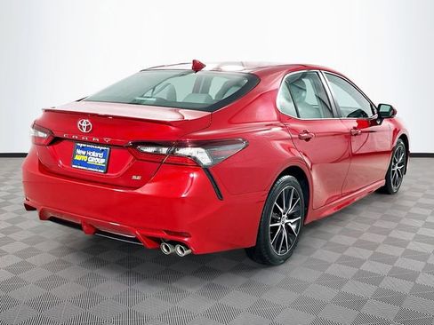 Used 2022 Toyota Camry SE image 15