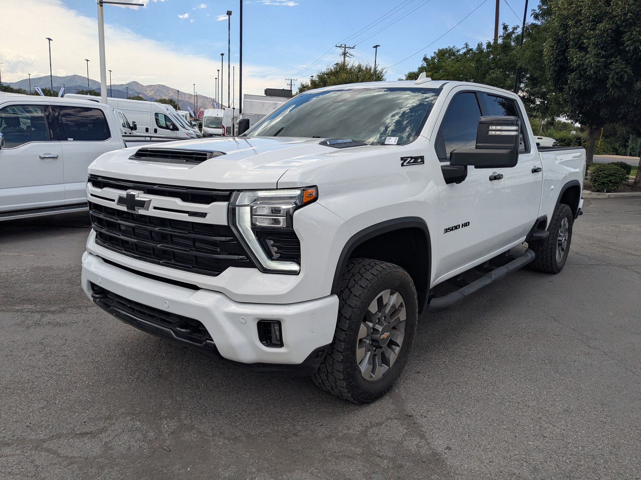 Used 2024 Chevrolet Silverado 3500 LTZ w/ LTZ Plus Package AWD/4WD image 10