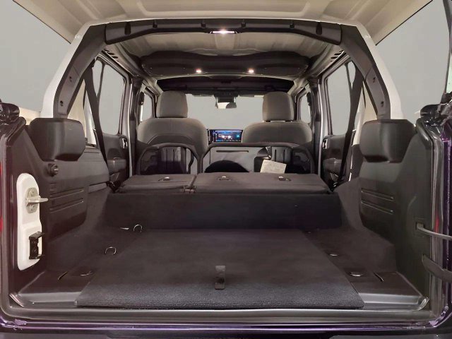 Used 2024 Jeep Wrangler Unlimited w/ Convenience Group AWD/4WD image 81