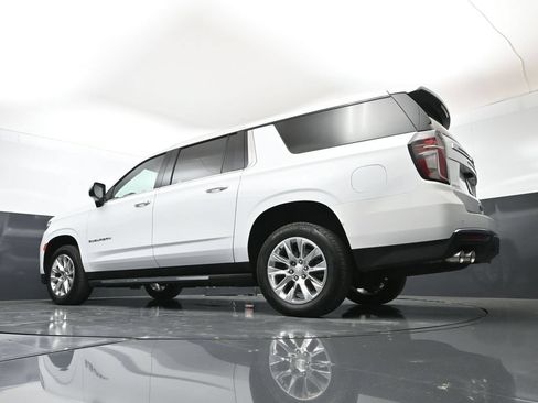 Used 2023 Chevrolet Suburban Premier AWD/4WD image 49