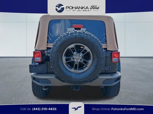 Used 2017 Jeep Wrangler Sahara AWD/4WD image 6