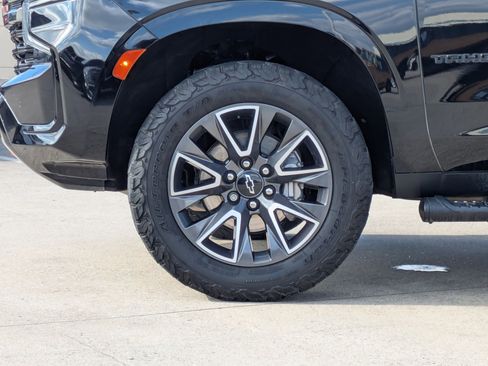 Used 2022 Chevrolet Tahoe Z71 w/ Luxury Package image 11