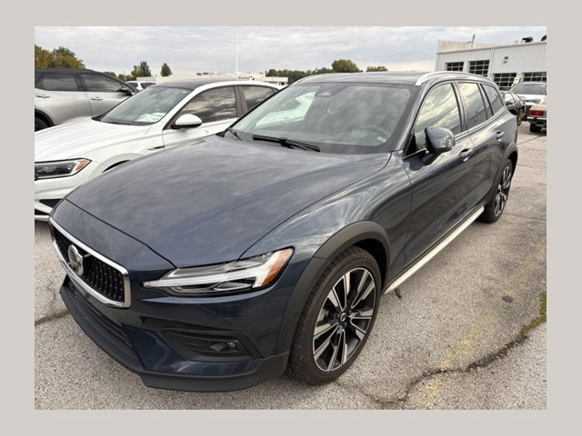 Used 2024 Volvo V60 B5 Cross Country Ultimate w/ Protection Package Premier AWD/4WD image 1
