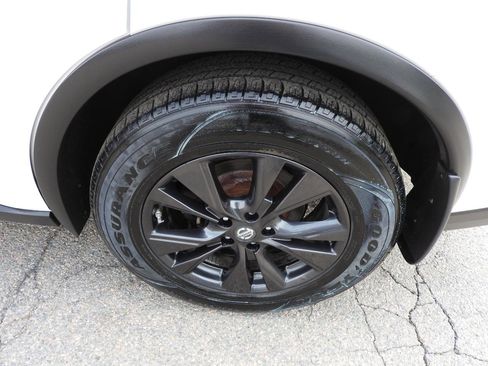 Used 2018 Nissan Murano SV w/ Premium Package image 20