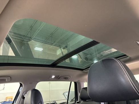 Certified 2021 Volkswagen Atlas SE w/ Panoramic Sunroof Package image 28