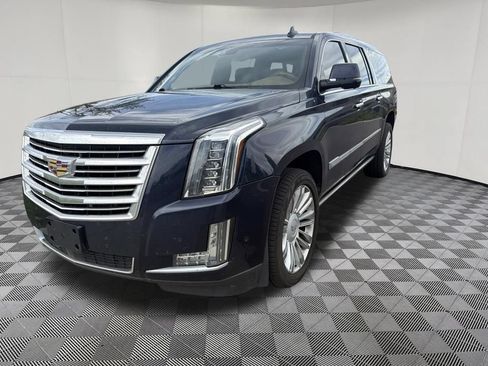 Used 2017 Cadillac Escalade ESV Platinum AWD/4WD image 3