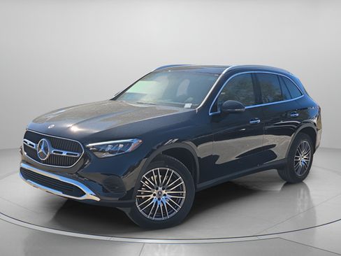 Certified 2026 Mercedes-Benz GLC 300 image 2
