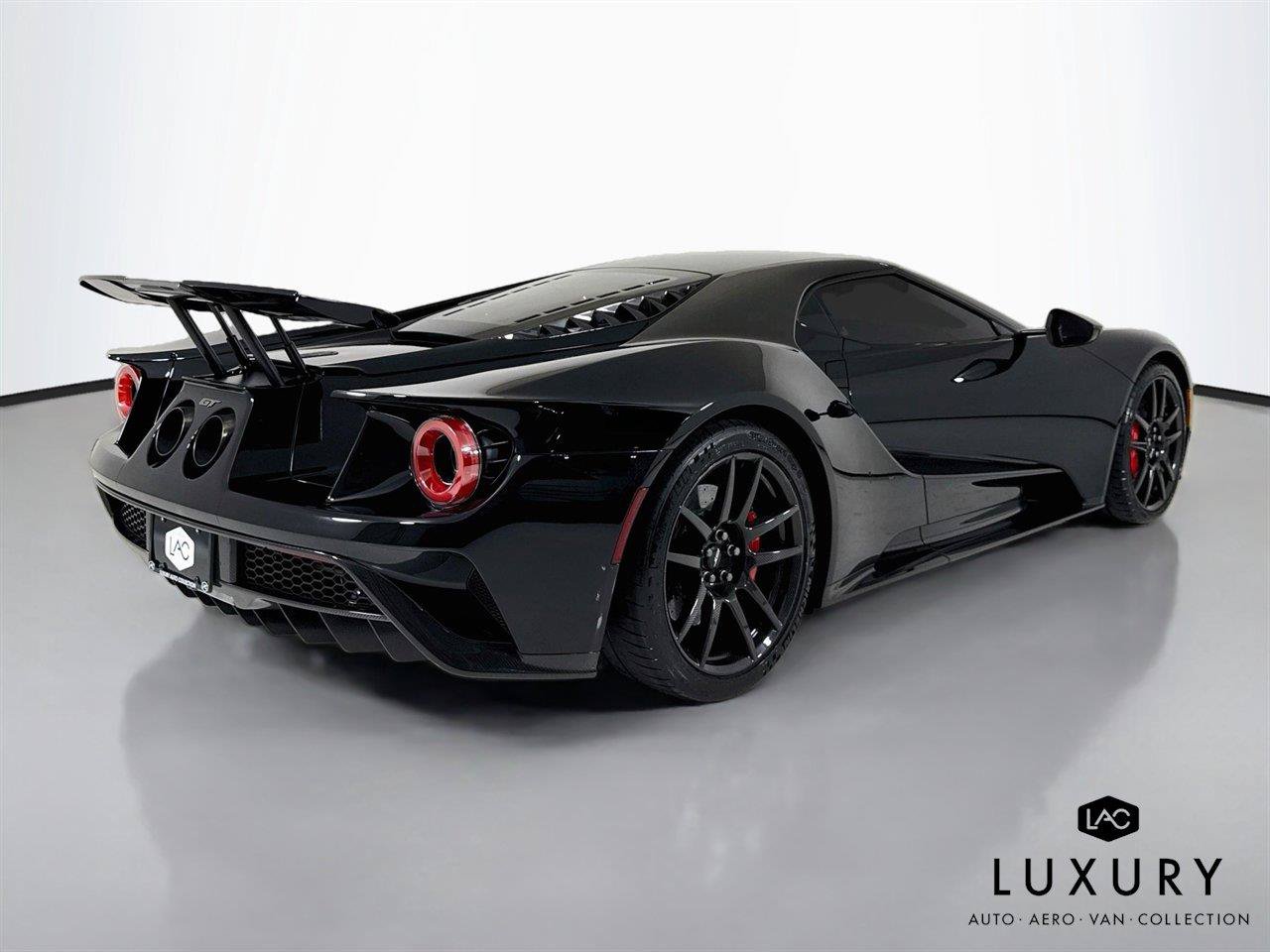 Used 2018 Ford GT RWD image 5