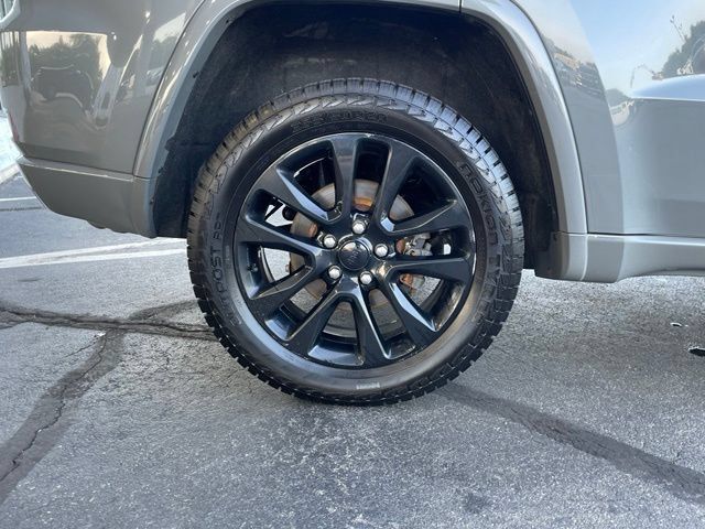 Used 2020 Jeep Grand Cherokee Altitude AWD/4WD image 35