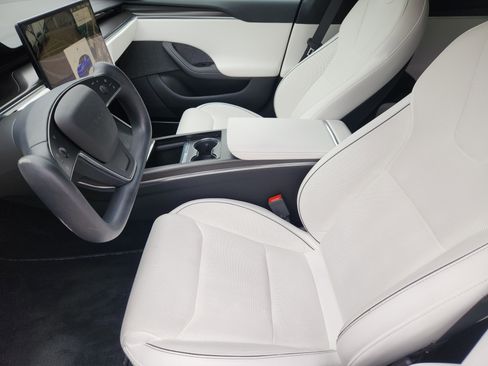 Used 2022 Tesla Model S Plaid image 13