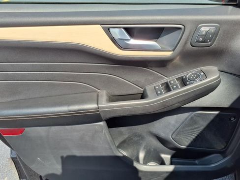 Used 2021 Ford Escape Titanium w/ Titanium Elite Package image 10