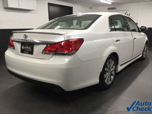 Used 2011 Toyota Avalon Limited image 10