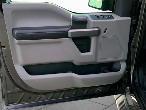 Used 2015 Ford F150 XLT w/ Equipment Group 302A Luxury AWD/4WD image 19