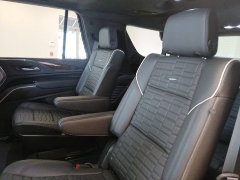 Certified 2024 Cadillac Escalade Sport Platinum w/ LPO, ONYX Package AWD/4WD image 16