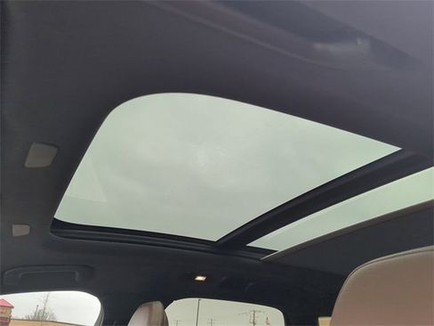 Used 2022 Volvo XC60 B5 Momentum w/ Advanced Package image 19