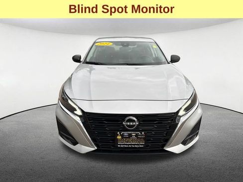 Used 2024 Nissan Altima 2.5 SV AWD/4WD image 4