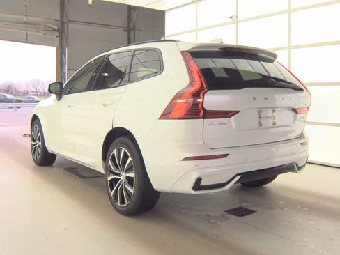 Used 2023 Volvo XC60 B5 Plus w/ Climate Package image 6