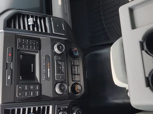 Used 2017 Ford F150 XL w/ Equipment Group 101A Mid RWD image 15