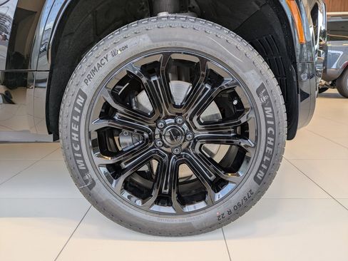 New 2026 Land Rover Defender 110 OCTA image 17