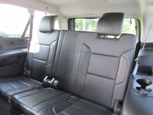 Used 2019 GMC Yukon XL SLT w/ Open Road Package AWD/4WD image 24