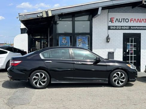 Used 2017 Honda Accord EX image 5